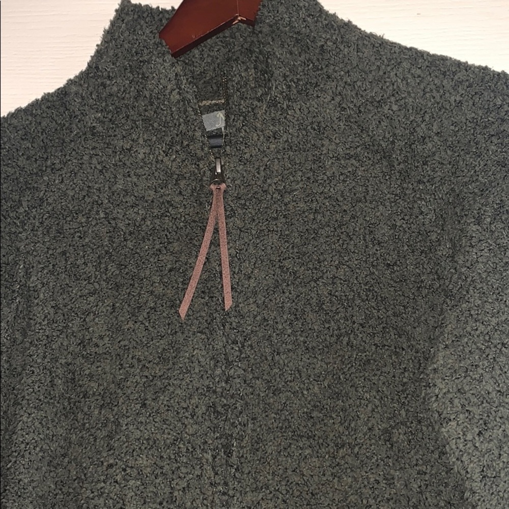 Fuzzy Zip up